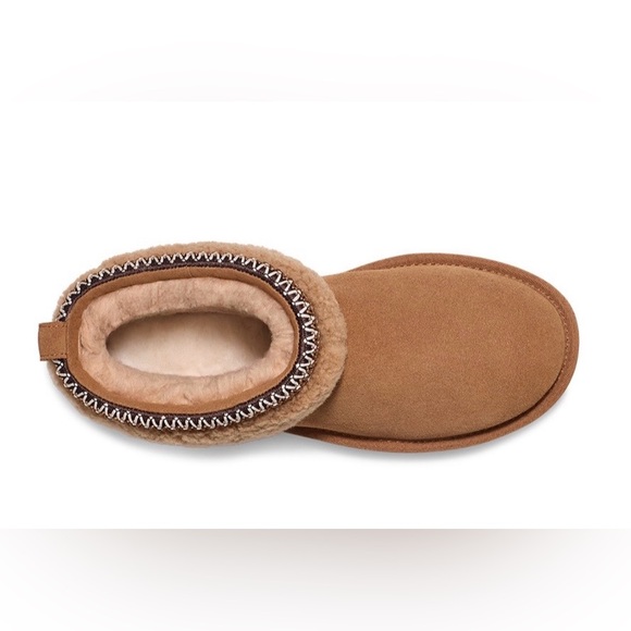 NIB UGG® Women's Classic Ultra Mini Maxi Curly Boots - Picture 4 of 7